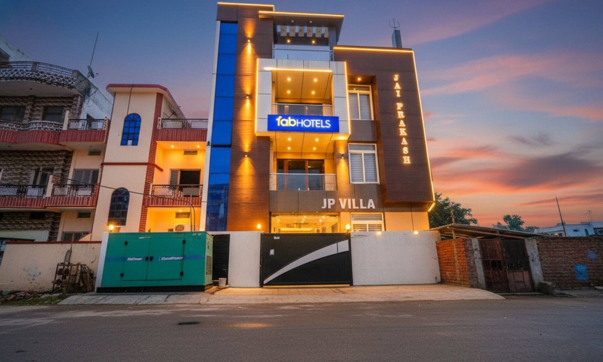 Varanasi Hotel | FabHotel JP Villa