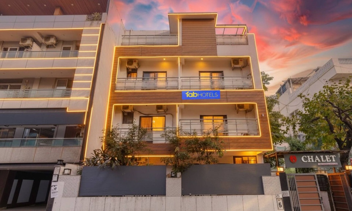 Saket Hotel | FabHotel Kular