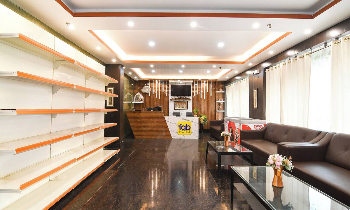 Madanpur Hotel | FabHotel Leechi Lodging & Fooding - Nr. AIIMS