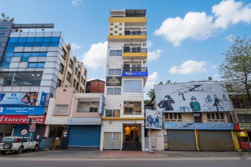 Jayanagar Hotel | FabHotel Maark Inn - Bannerghatta Rd