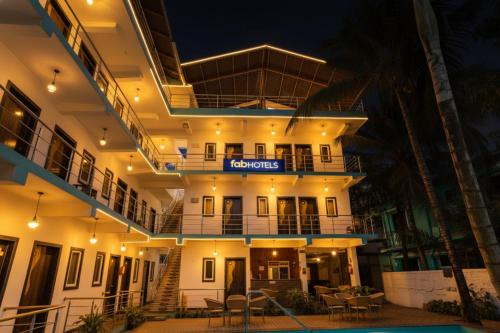 Morjim Hotel | FabHotel Palm Inn Resort