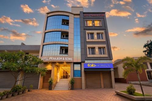 Bhojpur Hotel | FabHotel Prakash & Sons, Hoshangabad Rd