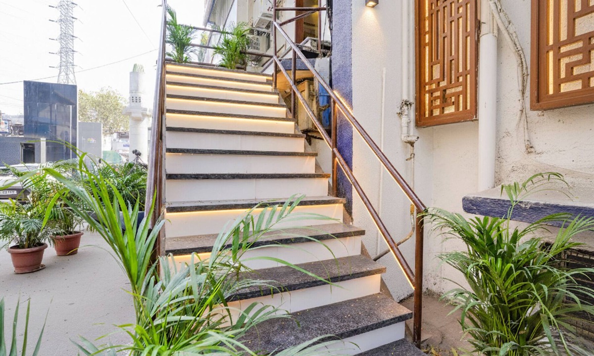 Pune Hotel | FabHotel Prime Esta Inn - Nr. Novotel Pune Nagar Road, Viman Nagar