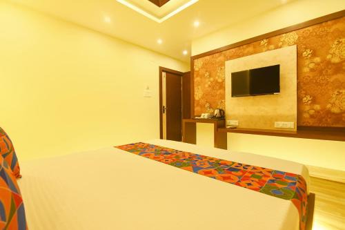 Barakpur Hotel | FabHotel Prime Grand Plaza