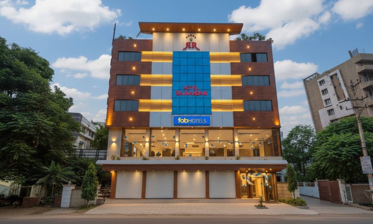 Indore Hotel | FabHotel Rajnandani Residency - Bhanwarkuan