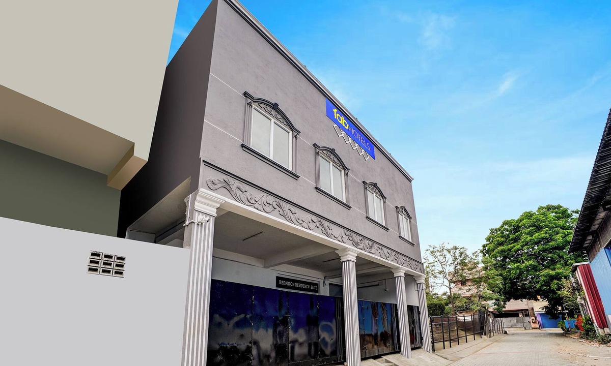 Porur Hotel | Fabhotel Redmoon Residency Elite - Nr Sri Ramachandhra University