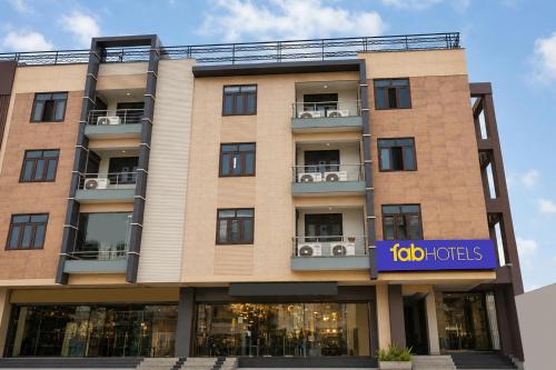 Durgapura Hotel | FabHotel Rushank Palace - Near Jawahar Circle, World Trade Park