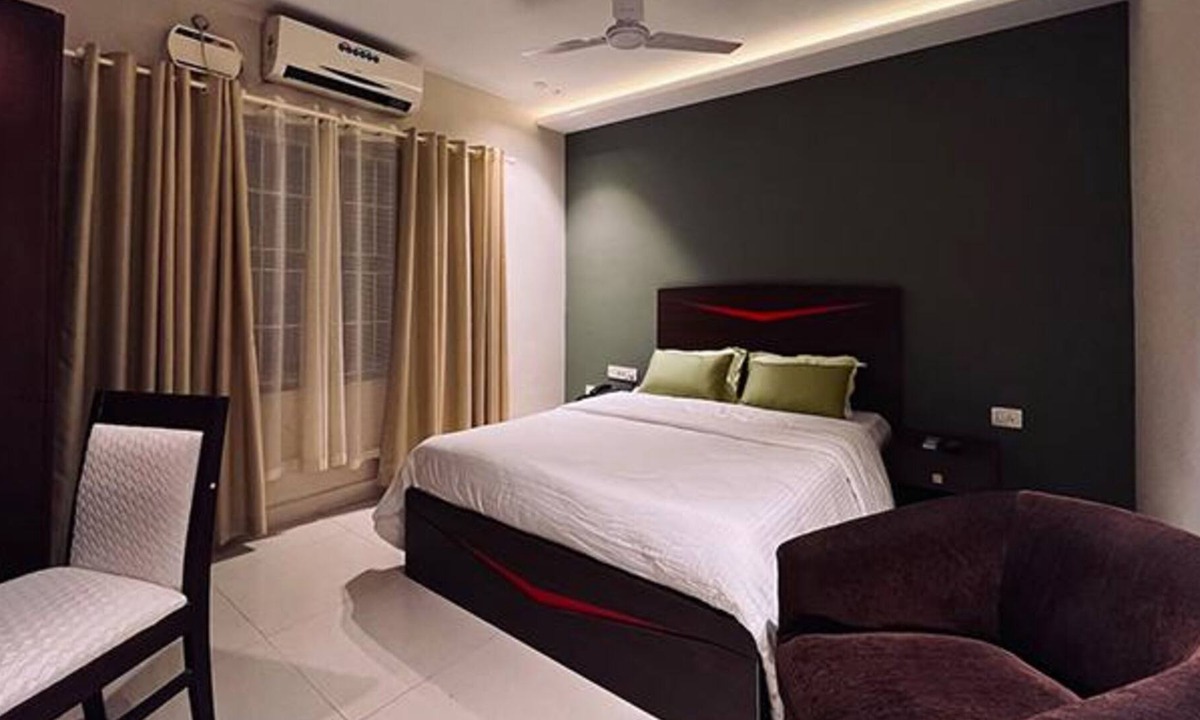 Royapettah Hotel | Fabhotel Sea Queen Residency