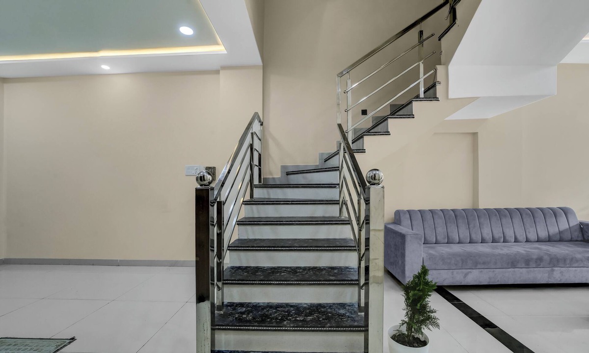Kolar Road Hotel | Fabhotel Shri Vinayak