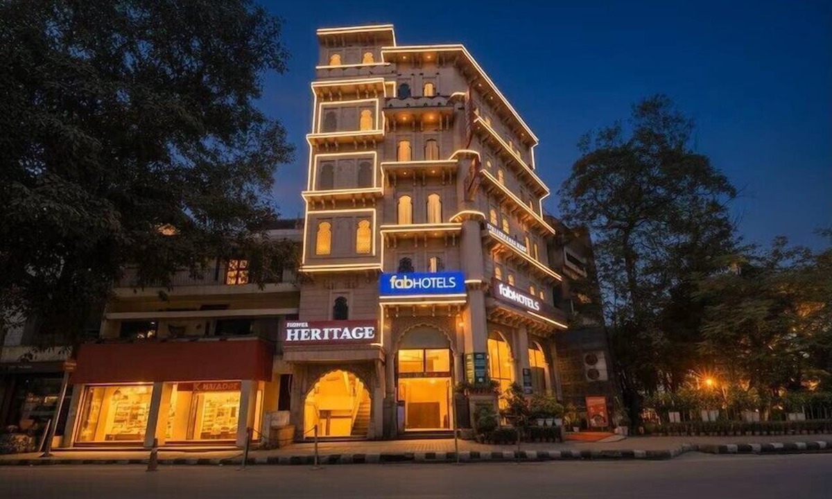 Kalkaji Hotel | Fabhotel The Heritage