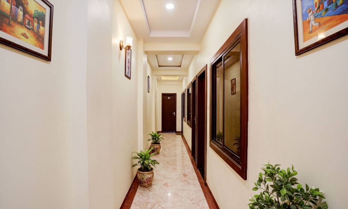 Kolar Road Hotel | Fabhotel The Shloka