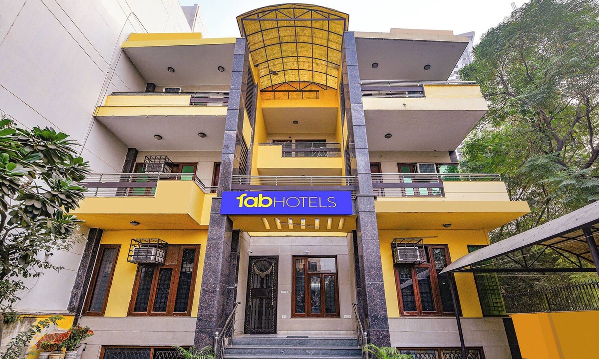 DLF Phase 5 Hotel | Fabhotel Uk House Residency