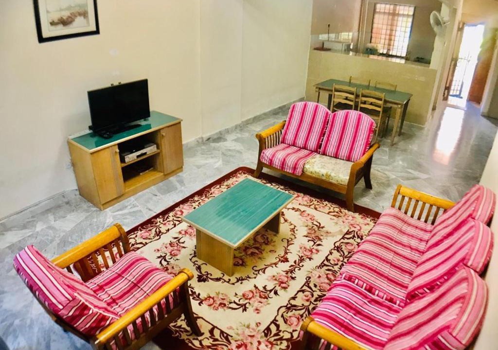 Tanjung Tanah Merah Apartment | Faridah Muslim Homestay Ocean View Resort