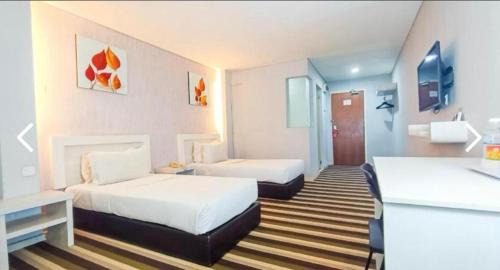 Kampung Gong Pauh Hotel | First Residence Hotel Kemaman