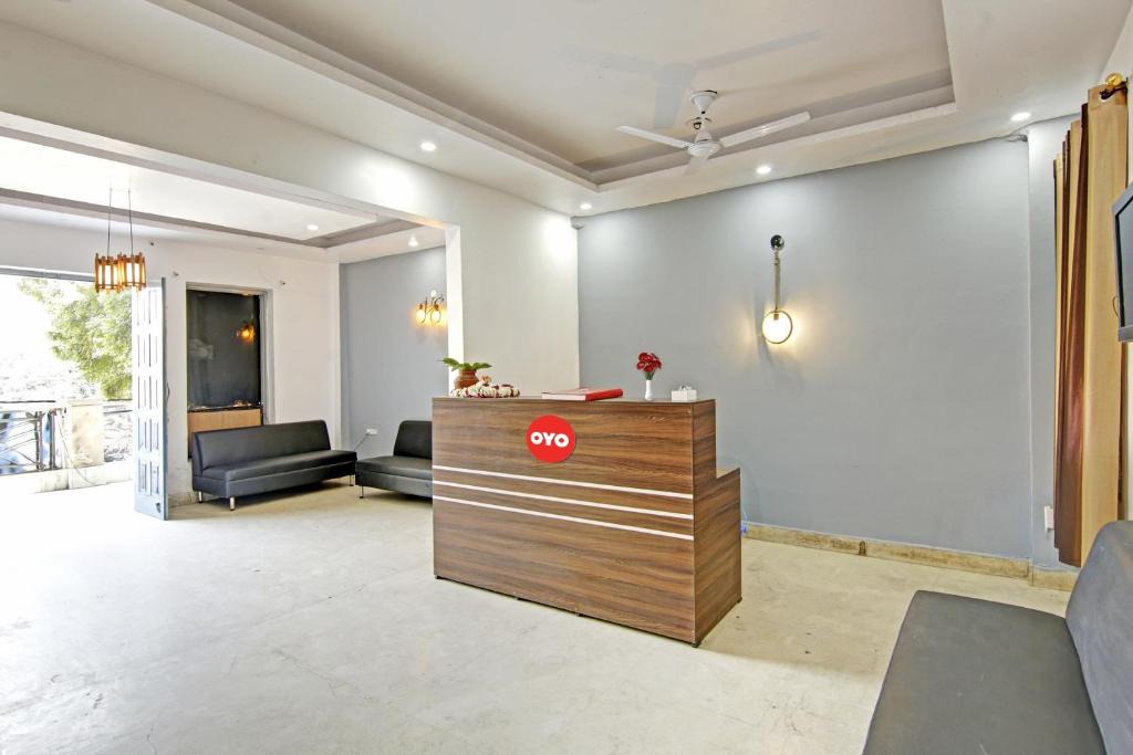 Pashim Vihar Hotel | Flagship Hotel Vaibhav Brand Near Tdi Mall