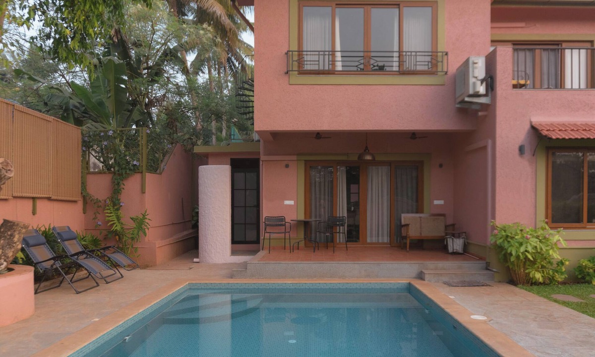 Vagator Villa | Flor De Lis - 4 BHK Villa w/Pool, wifi & parking behind Sakana in Anjuna