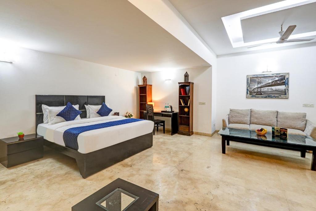 Sushant Lok Hotel | Floryn Stayz-Huda City Centre