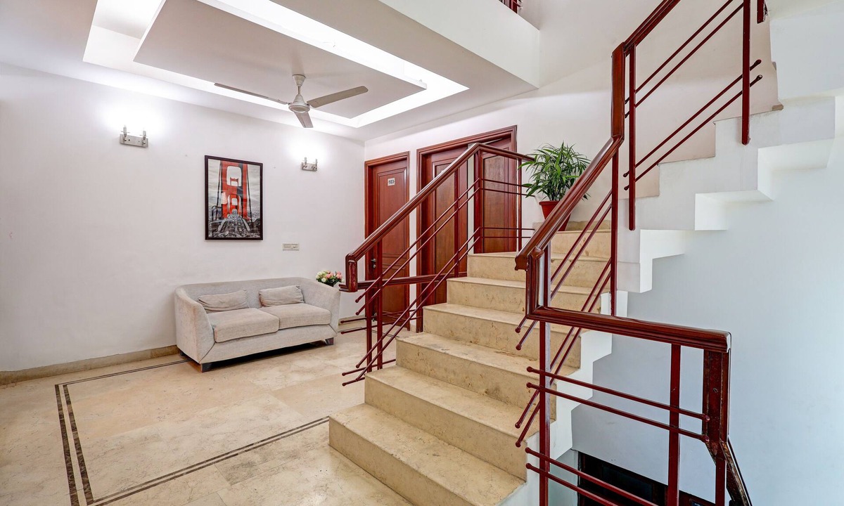 Sushant Lok Hotel | Floryn Stayz-Huda City Centre