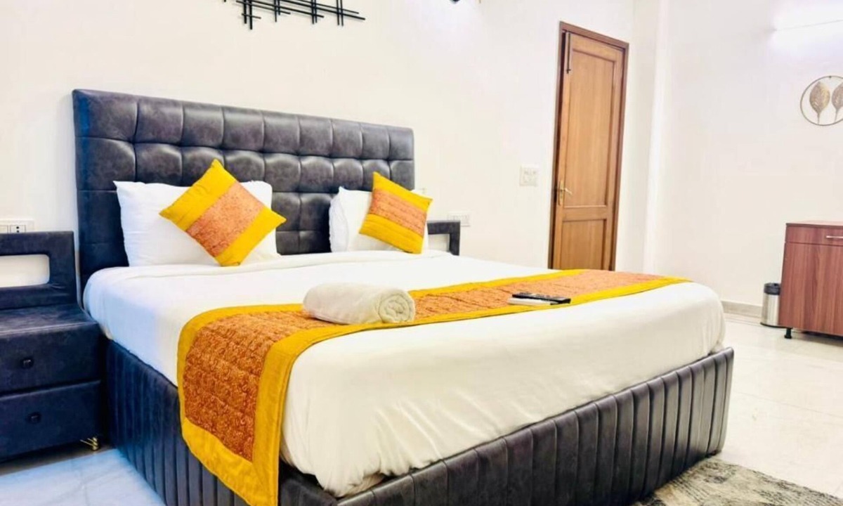Saket Apartment | Fortune Home Service Apartment 2BHK E-30