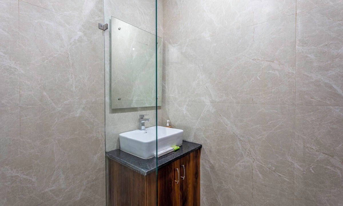 New Delhi Apartment | Fortune Home Service Apartment 3BHK, J-267