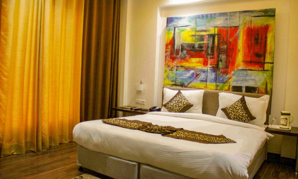 Budaun Resort | Four Leaf Hotel