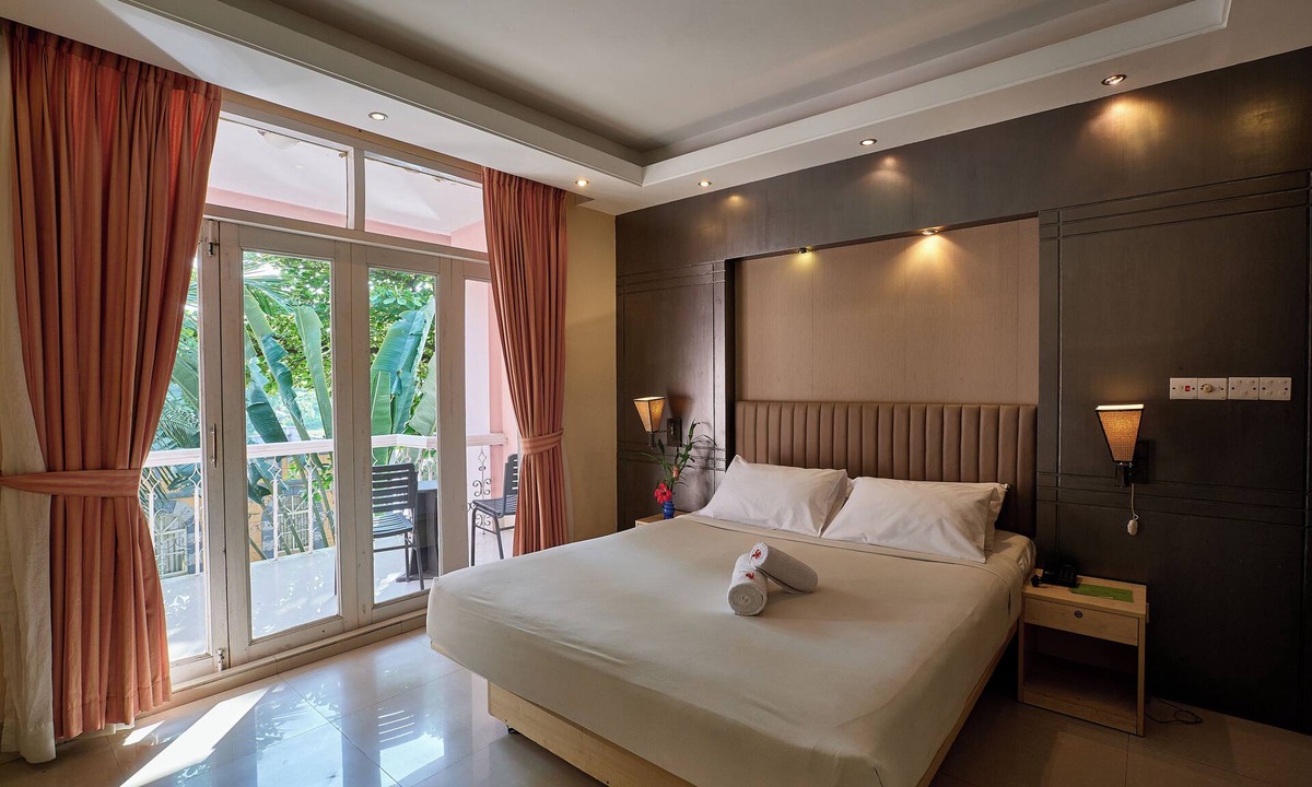 Chittagong Hotel | Foy's Lake Resort