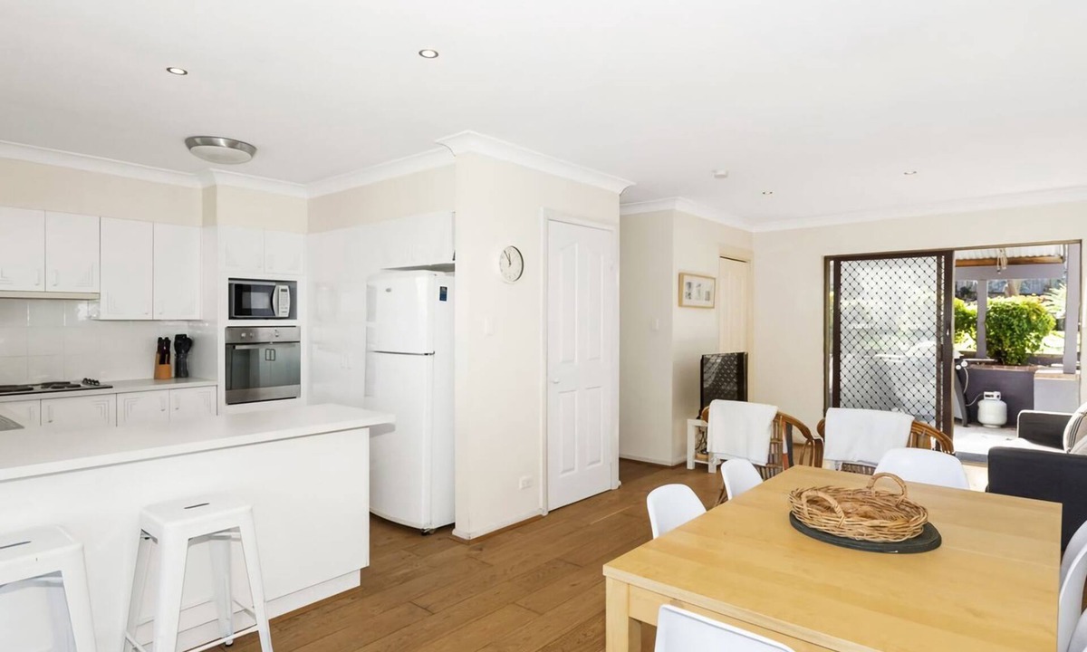 Mollymook Beach House | FREE NIGHT. Pay for 2 stay for 3