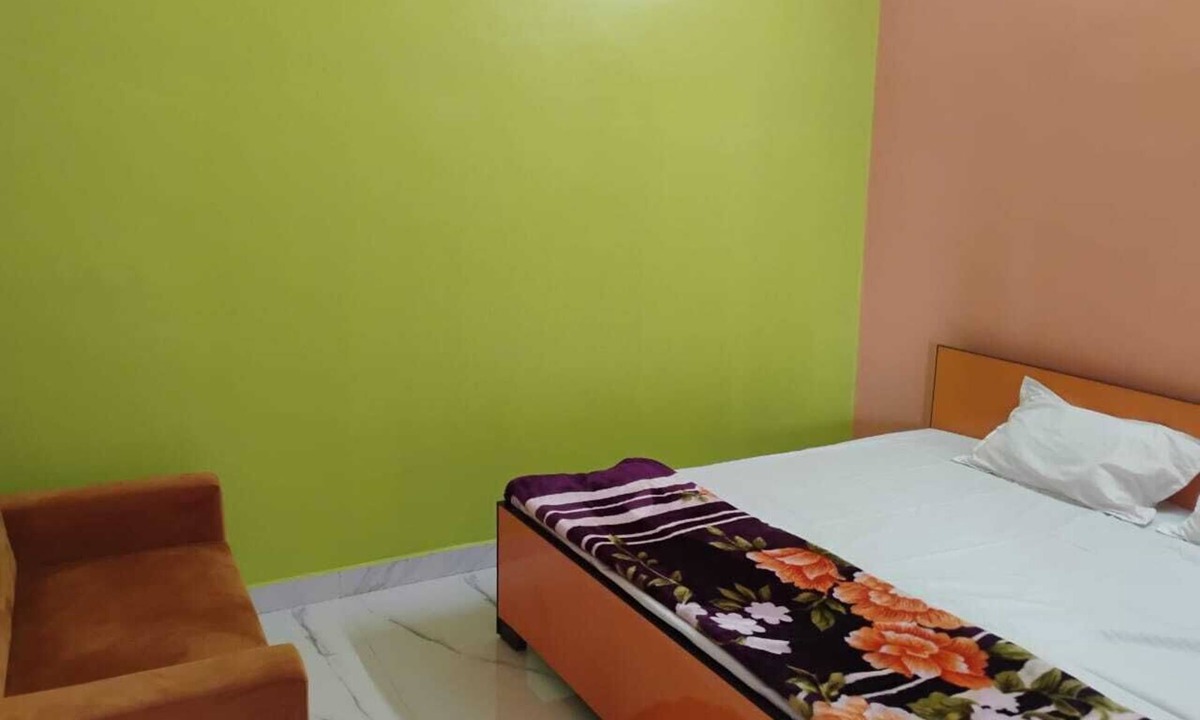 Faizabad House | Geeta Teerth Guest House