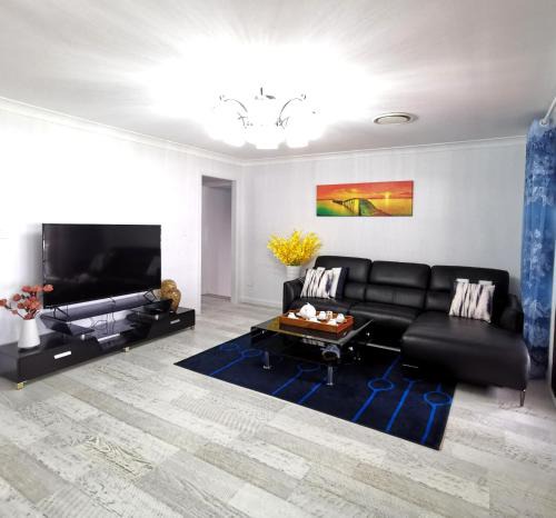 Chain Valley Bay House | Getaway Lakefront Environmental House on Lake Macquarie with Water View