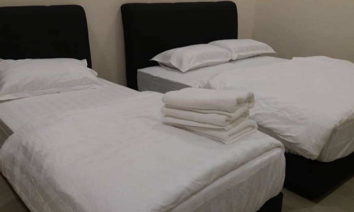 Sepang Ski Chalet | GLG KLIA Transit 3-Guests Room-G + Free drop off