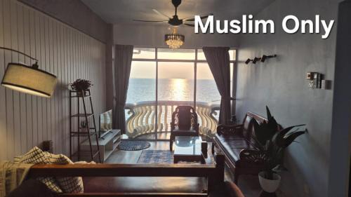 Taman Tanjung Apartment | Glory Beach Sunset View