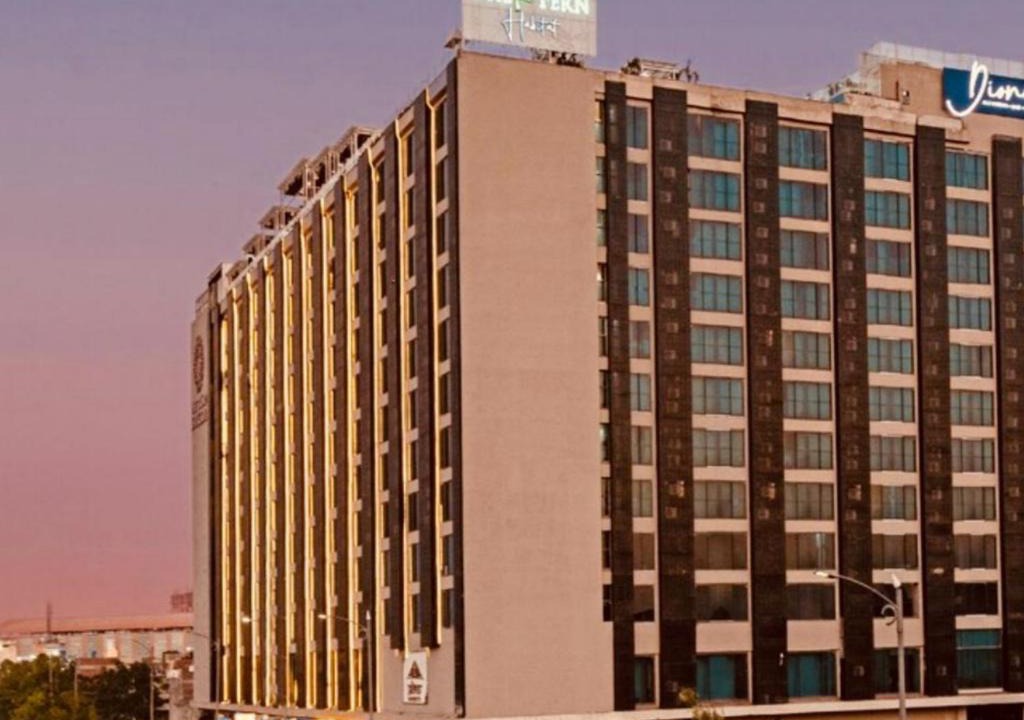 Shyam Nagar Apartment | Golden Studio With Swimming pool