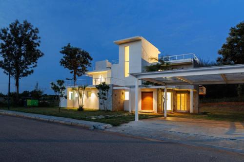 Anekal Villa | Golfers Arena Jacuzzi BBQ 40min HSR E-city