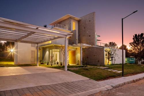 Agara Villa | GolfView Home by StayJade4BHKGarden30min E-city