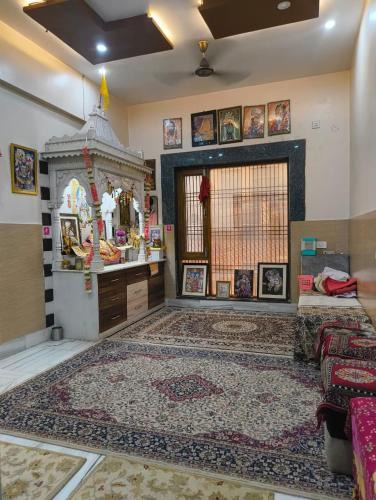 Govardhan Hotel | Gopal Dham