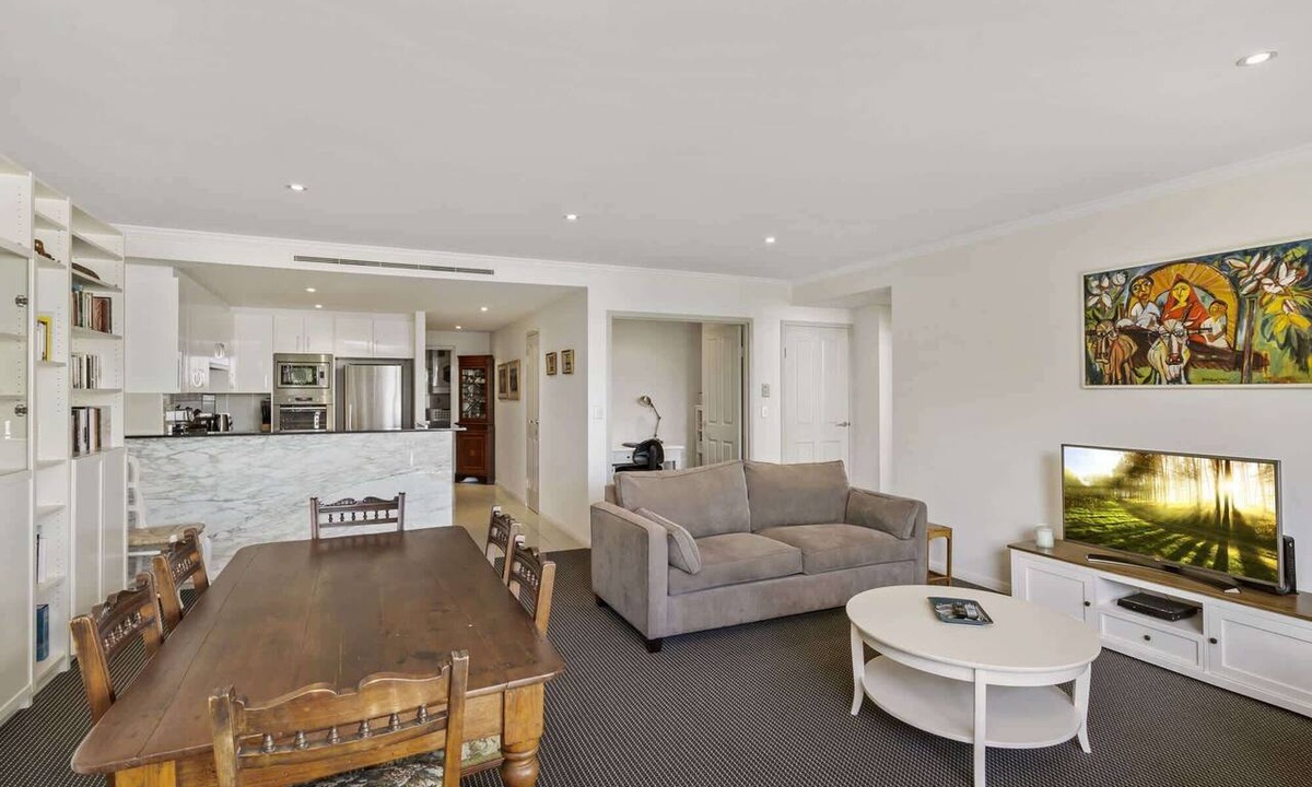 Chiswick Apartment | Gorgeous 2-Bed Unit near Riverside Parks