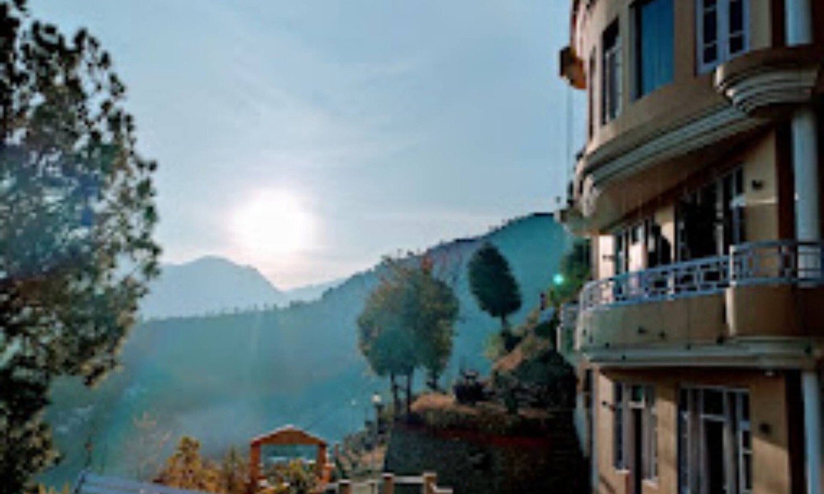 Chamba Hotel | Goroomgo MS Shepheard Hills Resort