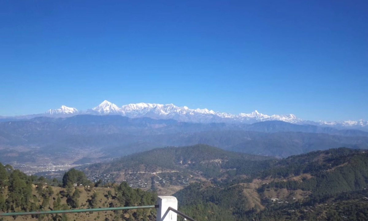 Kausani Hotel | Goroomgo Snow View Guest House Kausani