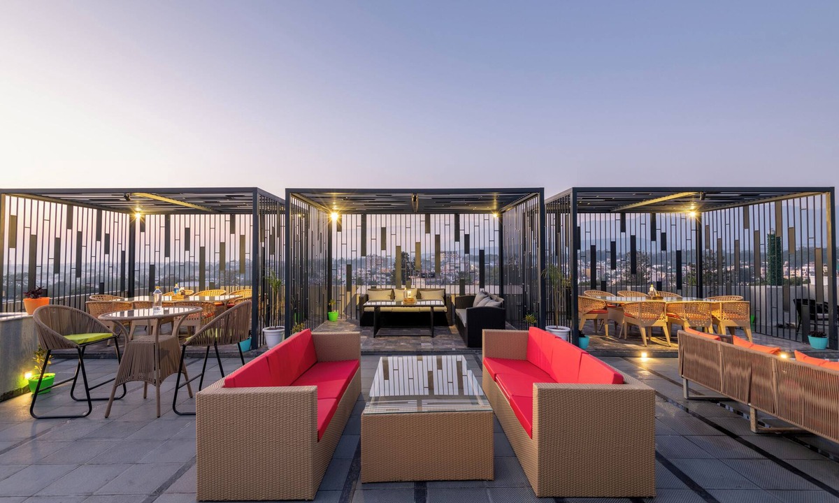 Bullawala Hotel | Grand Luxotica By DLS Hotels