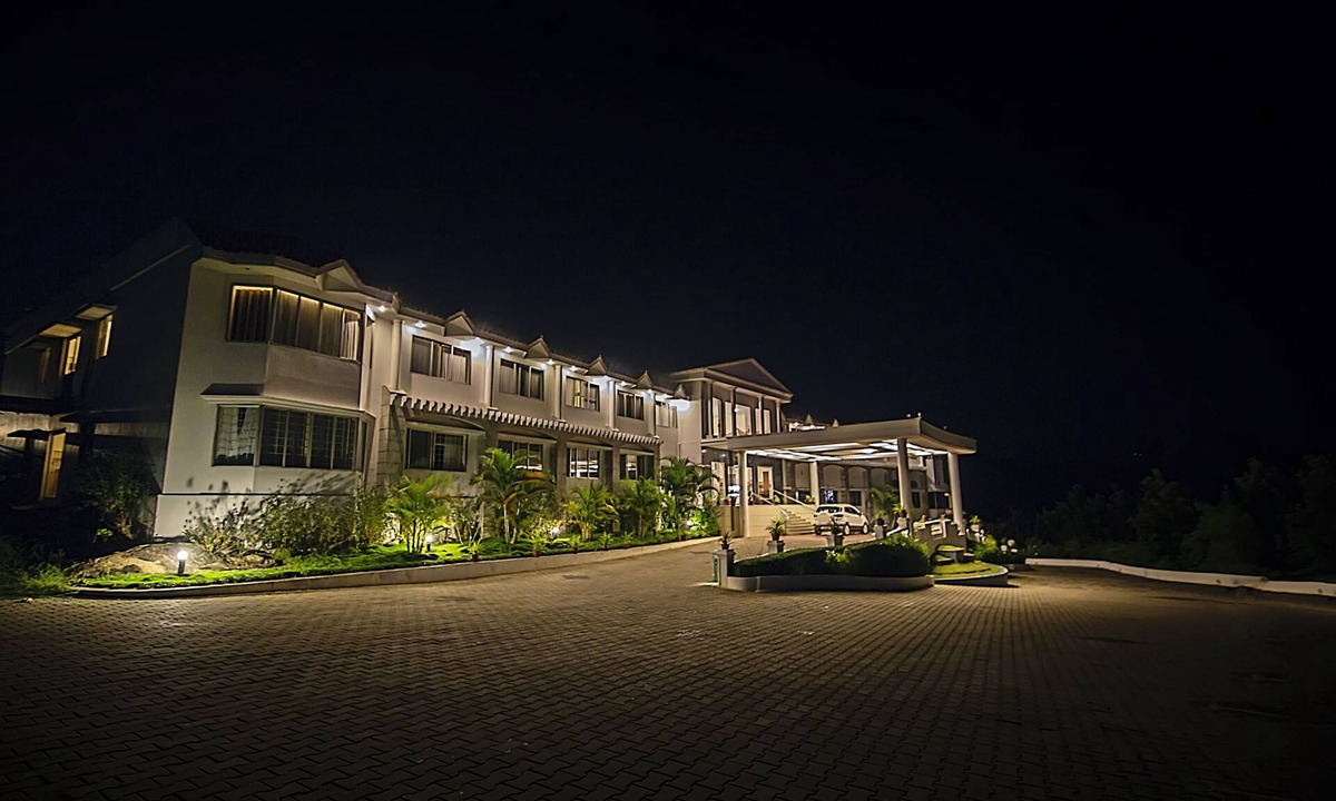 Yercaud Hotel | Grand Palace Hotel & Spa