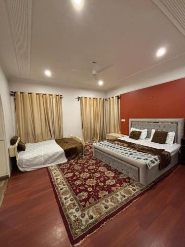 Srinagar Apartment | Grand Stone&Wood 3 Room Mansion