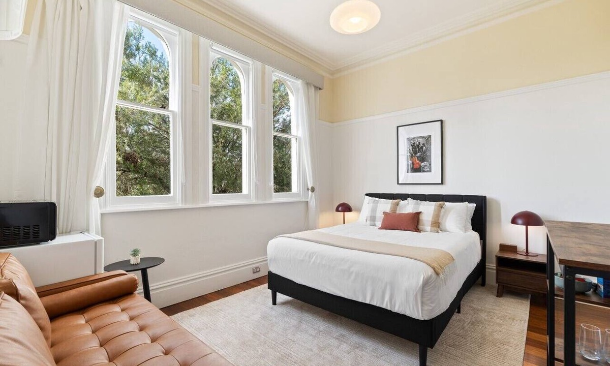 Glebe Apartment | Grand Victorian Stay in the Heart of Glebe