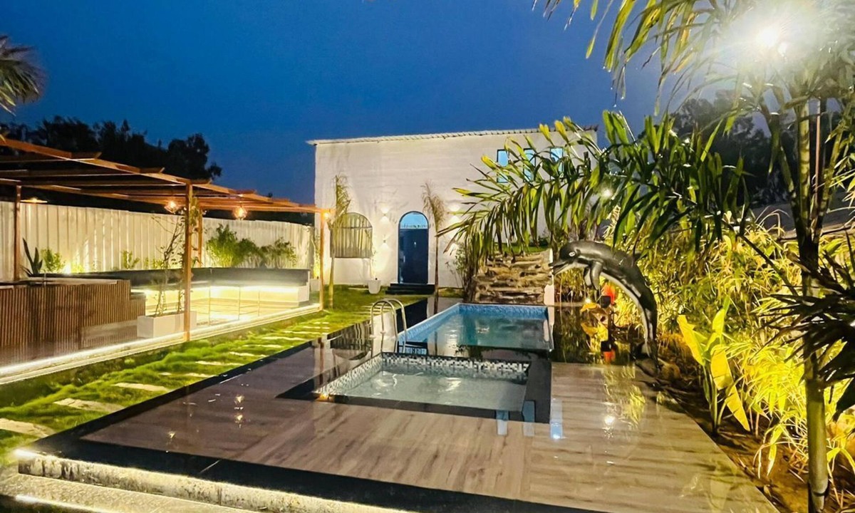 Gurugram Villa | Greek House By Housiify
