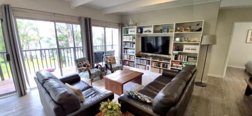 Sanctuary Point House | Greville Getaway by Book Jervis Bay - Waterfront Family Stay Sleeps 10