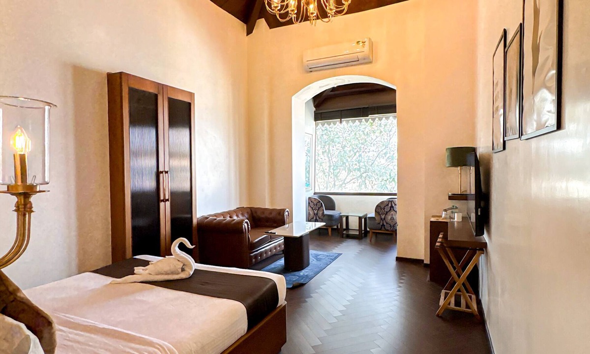 Wellington Pier Hotel | Gulf Hotel Colaba