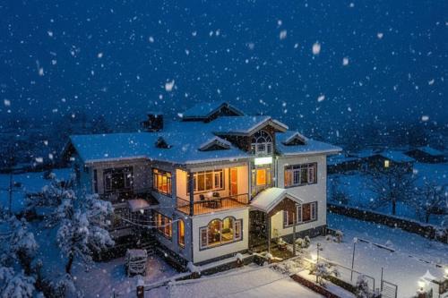 Srinagar House | Gulmarg Palace Resorts