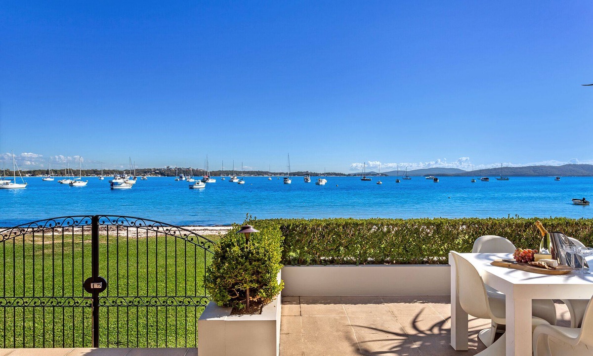 Corlette House | H3 Port Stephens - Absolute Waterfront Luxury