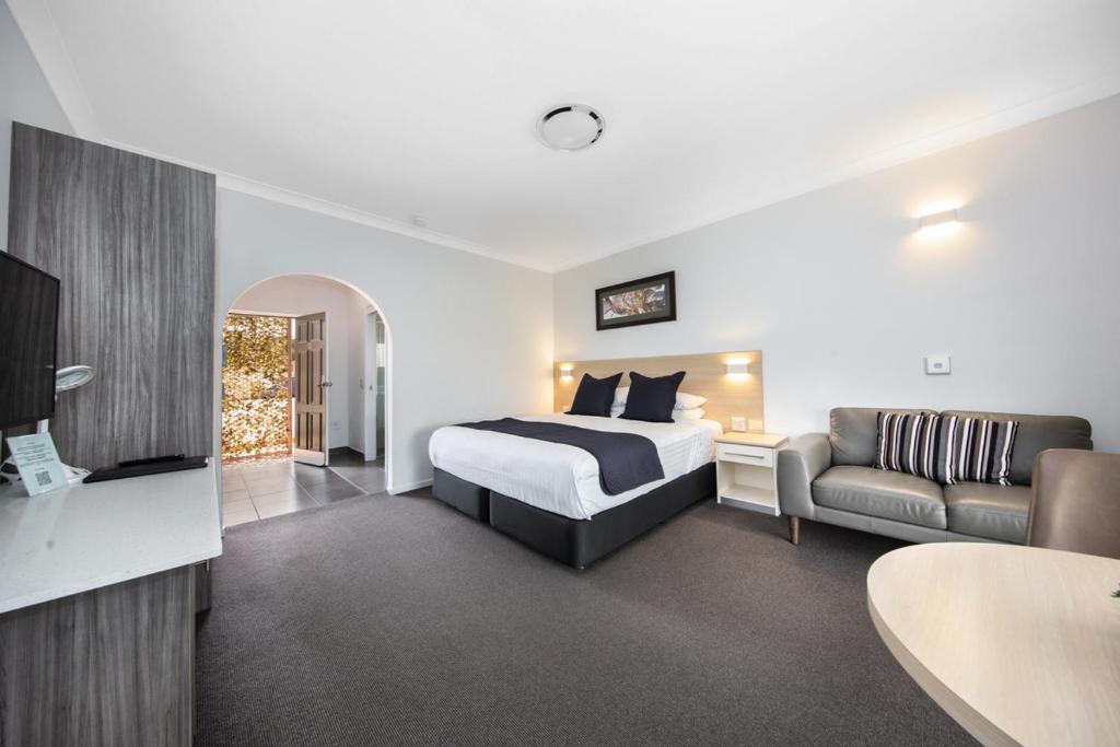 Queanbeyan West Hotel | Hamilton's Queanbeyan Motel