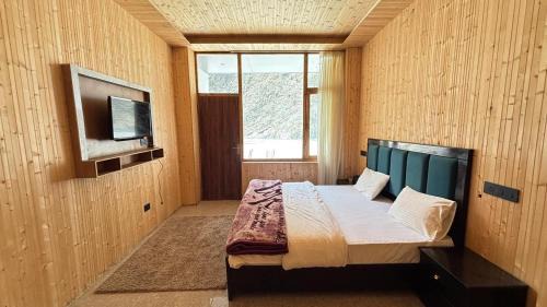 Bhatwari Hotel | Harsil River Retreat
