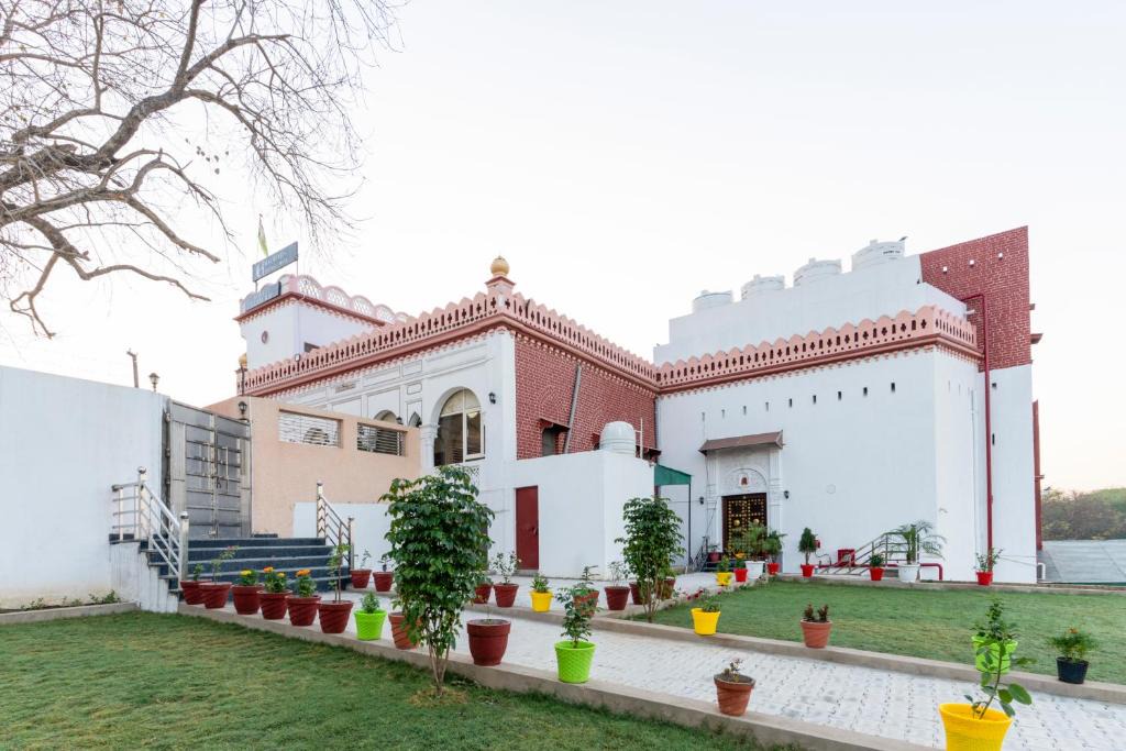Bah Hotel | Haveli Ulfat Rai - Chaubeyji's Heritage Hotel